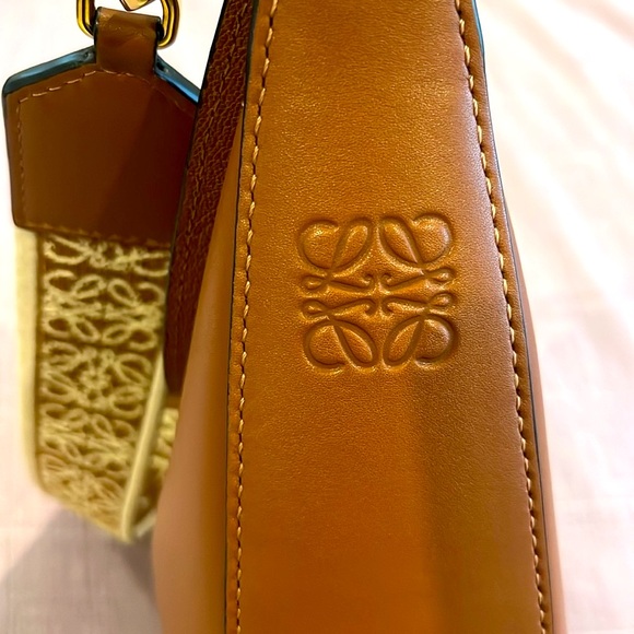 Loewe Luna Curve shoulder bag - Picture 6 of 14